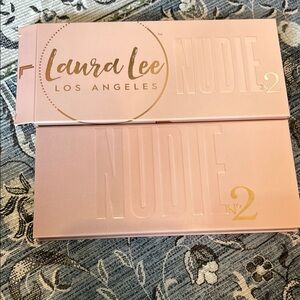 Gold and Brown Shimmer Eyeshadow Palette for a Radiant Look